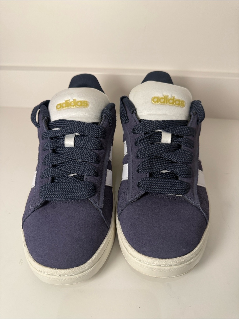 adidas Women’s Navy and White Low-Top Sneakers with Gold Logo - Size 6.5